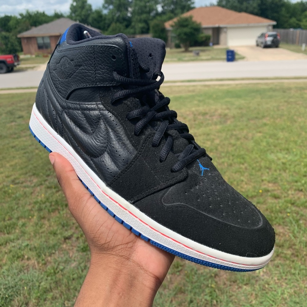 Air Jordan 1 Retro ‘99 “Blue Infrared”